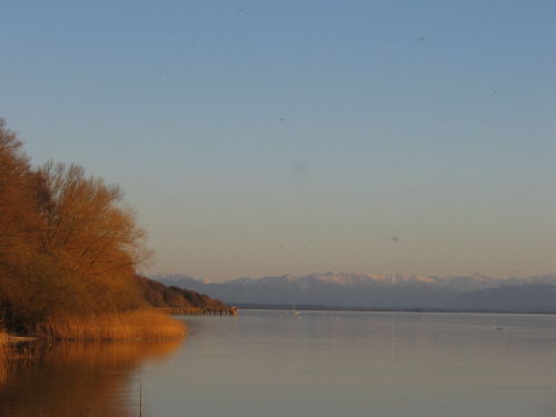 Blick auf den Ammersee und die Alpen